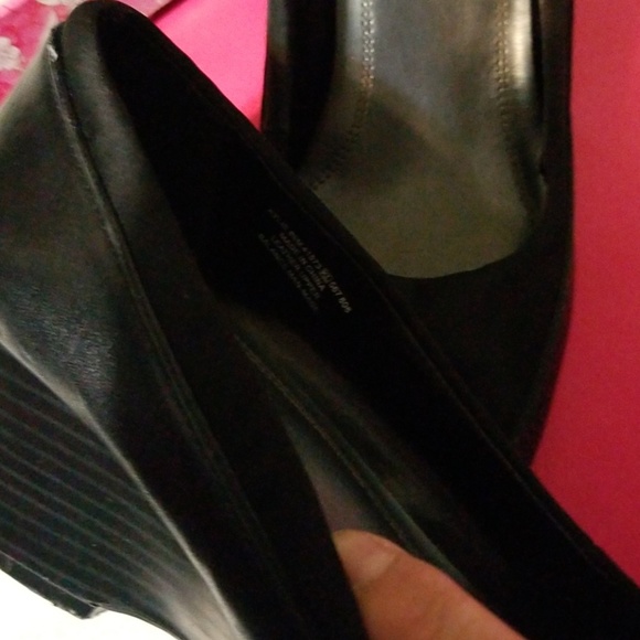 Black Leather Wedge Apostrophe 8.5M - Picture 6 of 7